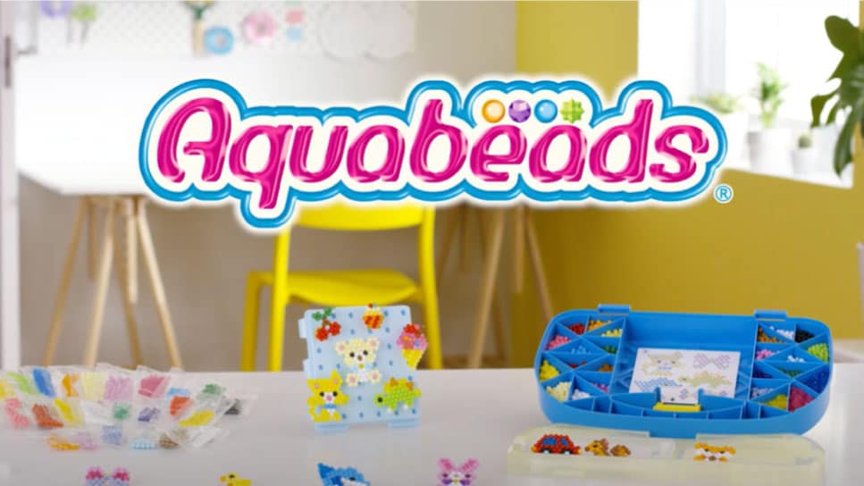 Aquabeads Beginners Carry Case - Fun and Creative Arts & Crafts Bead Kit  for Kids Ages 4 and Up - Includes Over 900 Beads
